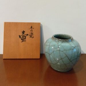 青磁壺